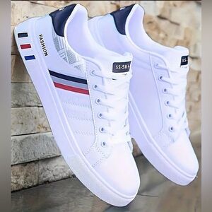 NWOT Men's Easily Wiped Clean Skate Shoes With Breathable Lace-up Sneakers